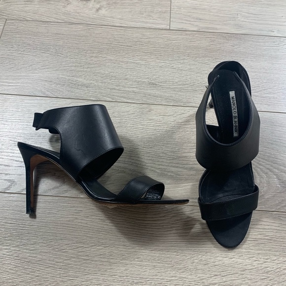 Manolo Blahnik Black Leather Slingback Sandals - Picture 6 of 14